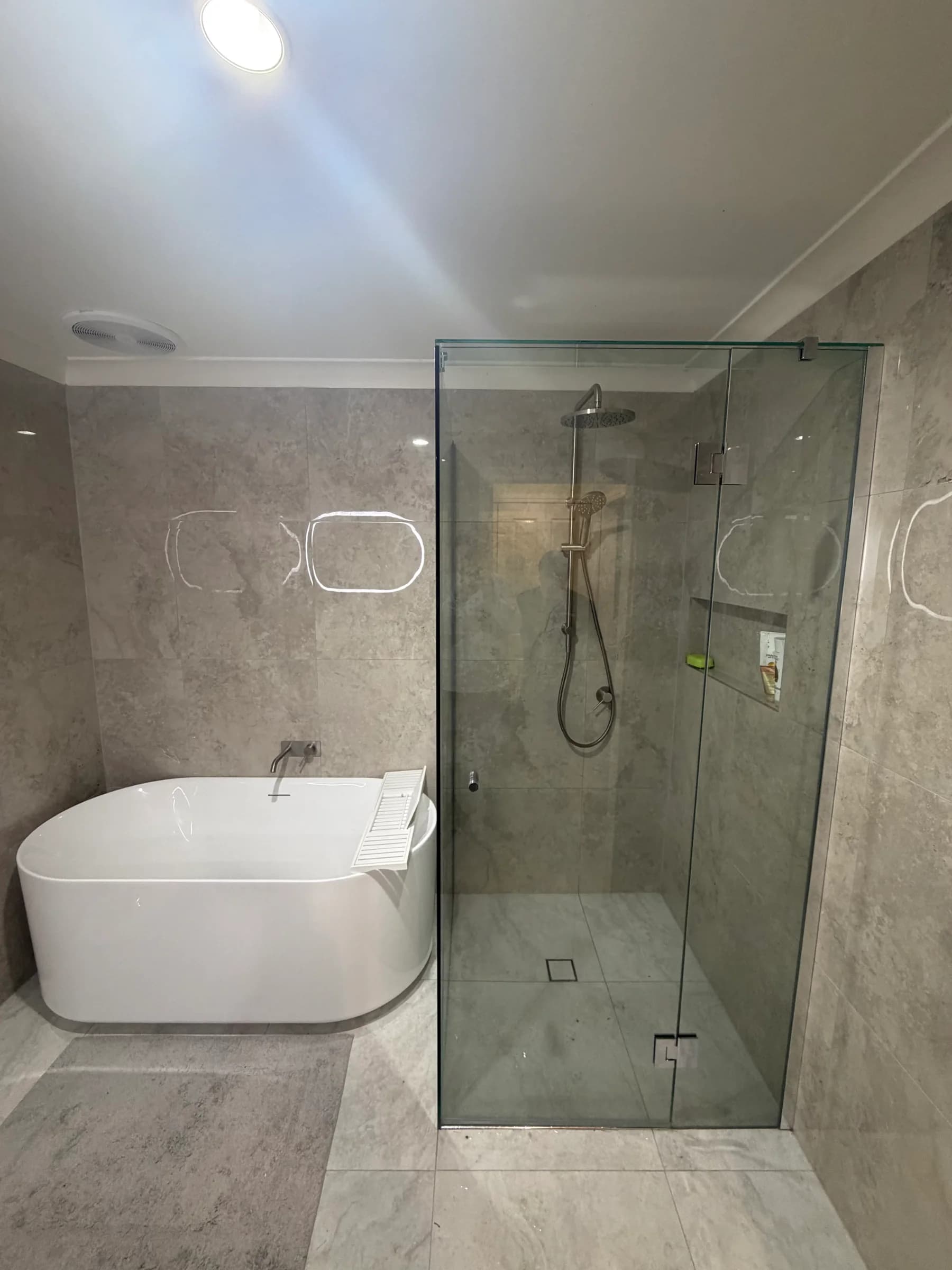 A master ensuite that had no door